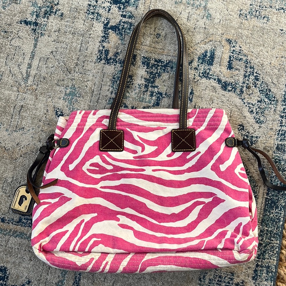 Dooney and Bourke tote